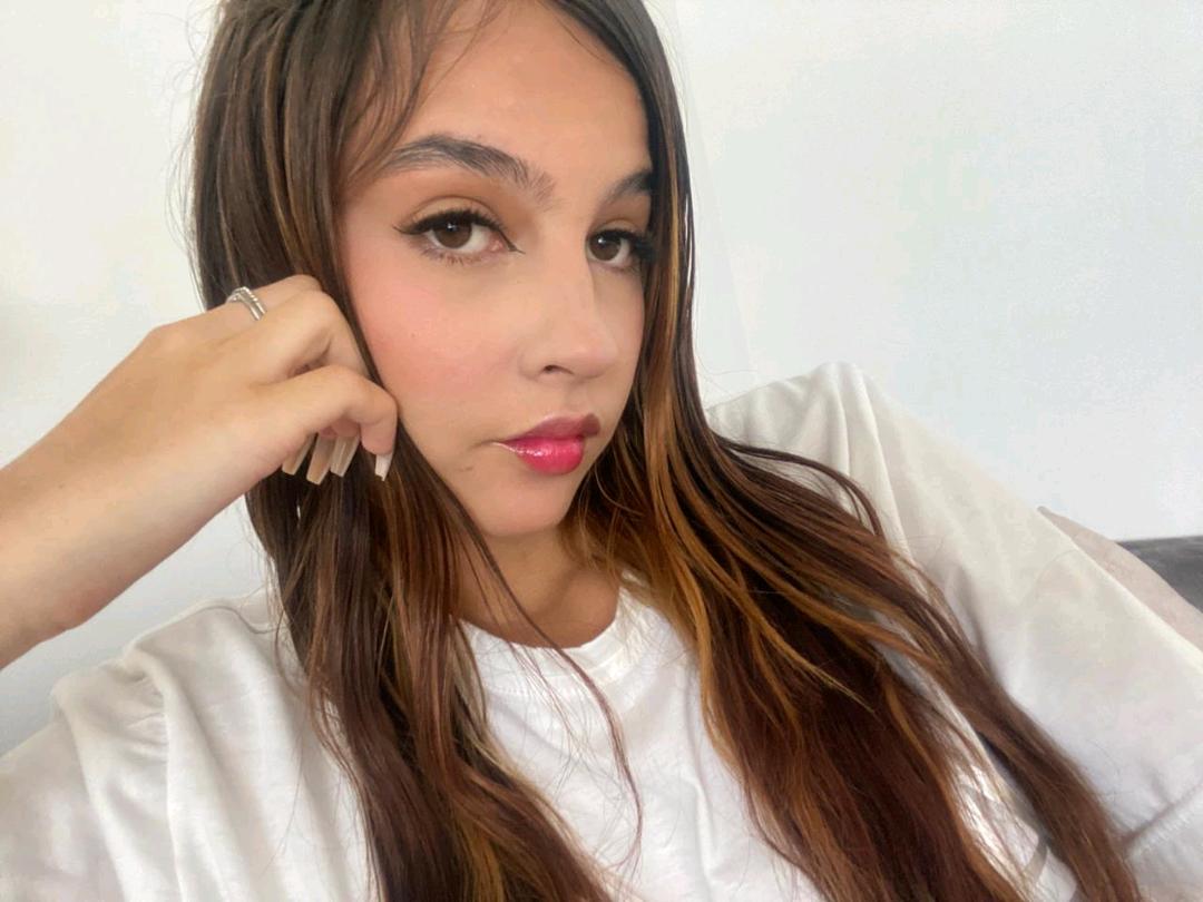 Ana Paula from Colombia, Anonymous Chat Live member